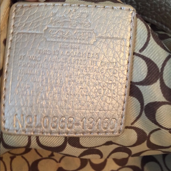 COACH PURSE(PLZ READ) - Picture 7 of 8